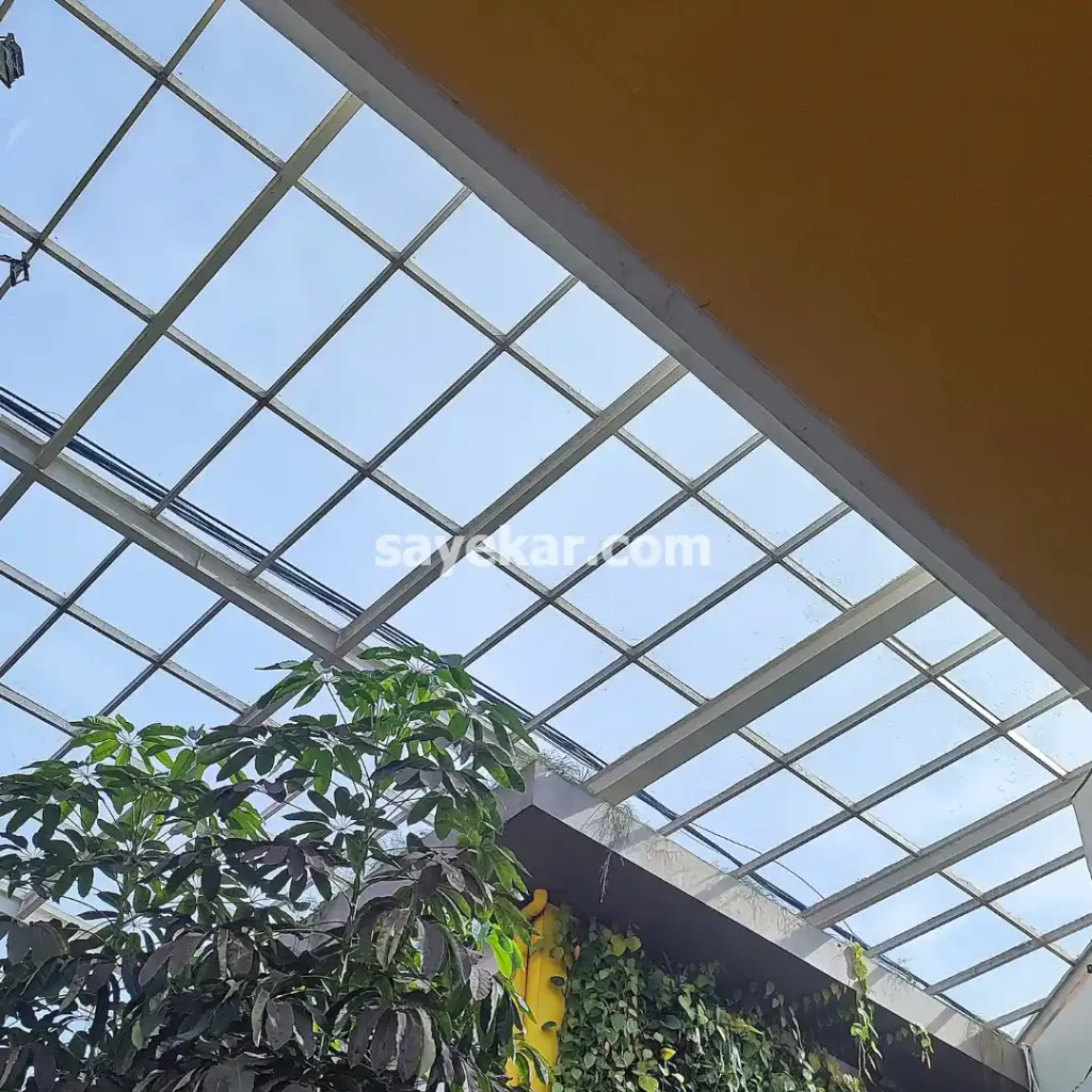 سقف حیاط خلوت در تهران